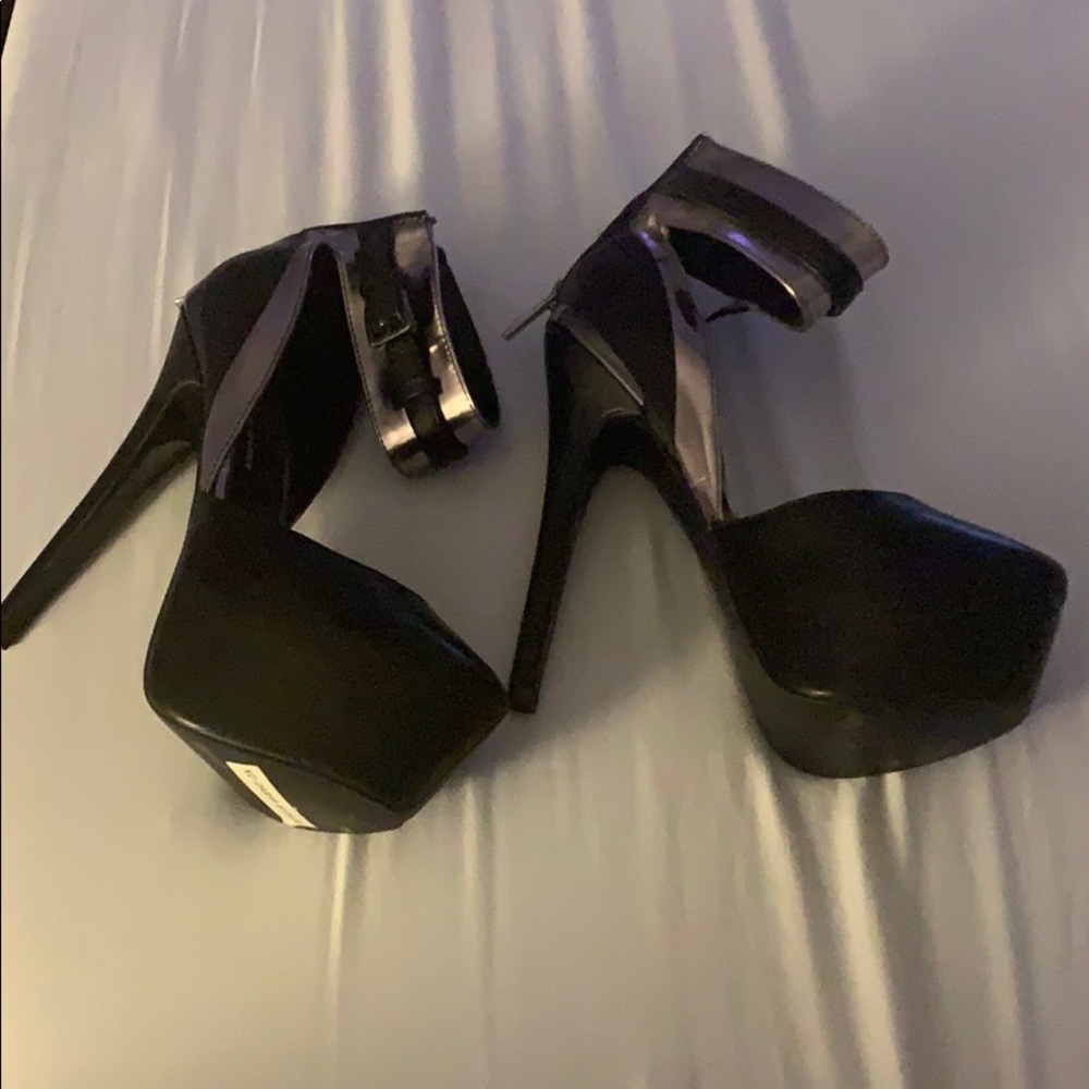 Keshia Cole by Steve Madden
